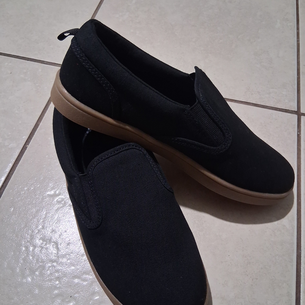 GAP Black Slip On Sneakers.